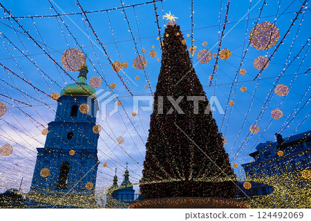 The central tree on the square of the city of Kiev for the New Year 2022 The central tree on the square of the city of Kiev for the New Year 2022 124492069