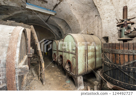 Vintage cellar Vintage cellar 124492727