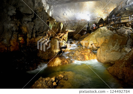 The wild route from Akiyoshidai, Akiyoshido, Hiroba to Senmachida in the Chugoku region, and tourists, Miya City, Yamaguchi Prefecture (1) The wild route from Akiyoshidai, Akiyoshido, Hiroba to Senmachida in the Chugoku region, and tourists, Miya City, Yamaguchi Prefecture (1) 124492784