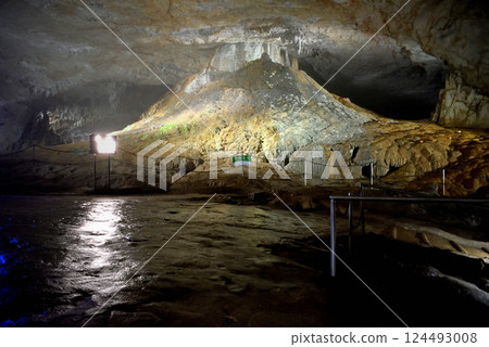 The landmark of Akiyoshido, Akiyoshidai, Chugoku region, Hiroba, illuminated Fuji inside the cave, Miya City, Yamaguchi Prefecture (6) 124493008