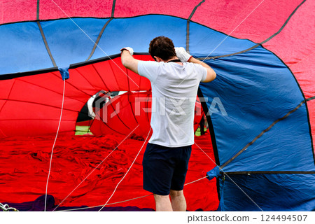 air, balloon, basket 124494507