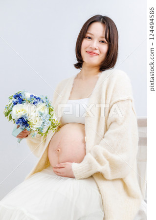 Pregnancy Maternity Photo 124494586