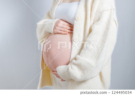 Pregnancy Maternity Photo 124495034