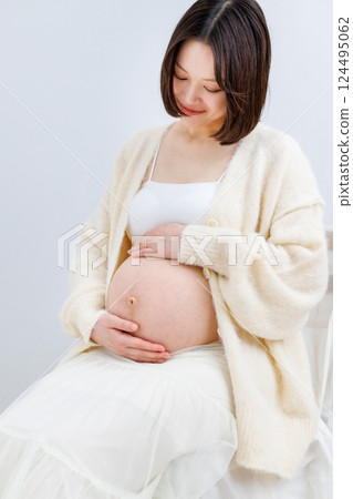 Pregnancy Maternity Photo 124495062