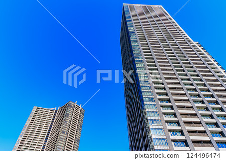 Tokyo Chuo Ward cityscape: Tower apartments at Harumi Pier 124496474