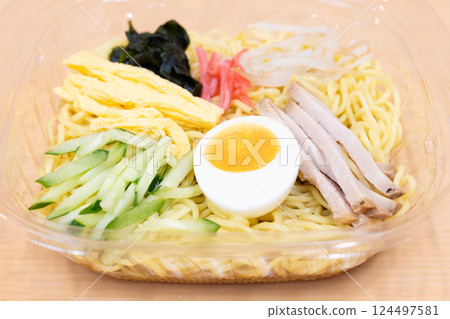 Delicious convenience store food: chilled Chinese noodles Delicious convenience store food: chilled Chinese noodles 124497581