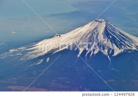 Aerial view of Mt. Fuji (above Yamanashi Prefecture) 124497926