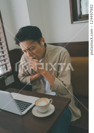 coffee shop, cafe, cafeteria 124497982