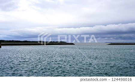 Scenery of Ohara Port, Iriomote Island, Okinawa Prefecture 124498016