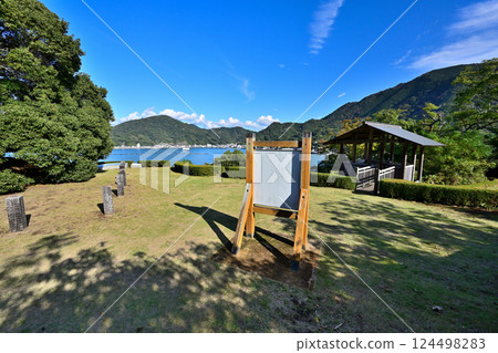Izu "Nagahama Castle" - The enclosures and the view 124498283