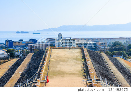 Spring at Goshikizuka Tomb, Kobe City, Hyogo Prefecture 124498475