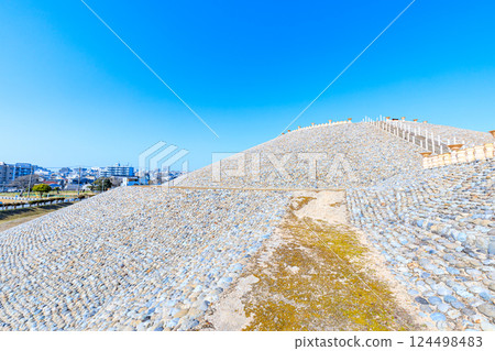 兵庫縣神戶市五色塚古墓之春 兵庫縣神戶市五色塚古墓之春 124498483