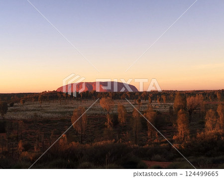 艾爾斯岩 124499665