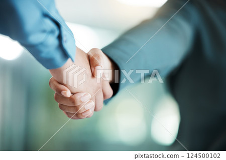 Handshake, meeting and business people in partnership, collaboration and working on a deal at work. Thank you, teamwork and workers shaking hands, giving a welcome and motivation in an office Handshake, meeting and business people in partnership, collaboration and working on a deal at work. Thank you, teamwork and workers shaking hands, giving a welcome and motivation in an office 124500102