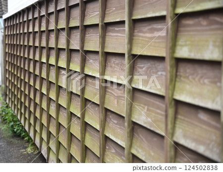 董事會的房子 124502838