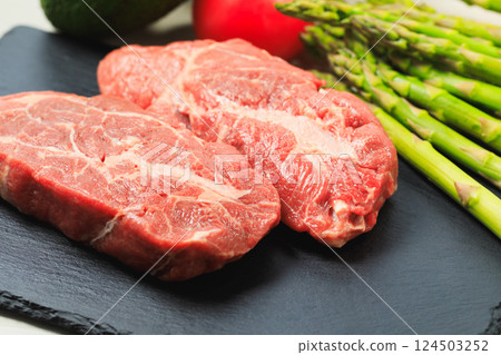 Thickly cut top sirloin steak meat 124503252