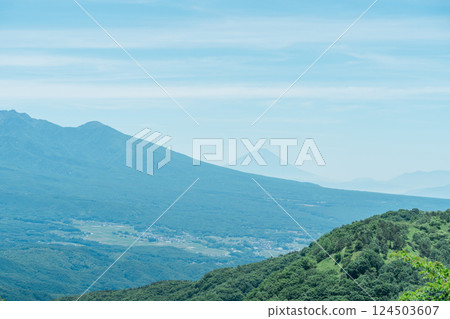 富士山風景，夏日天空和高原風景，旅遊景點，旅行，山脈，名勝 124503607