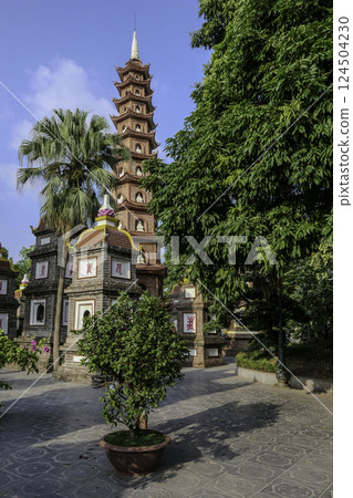 Vietnam, Hanoi, Tran Quoc Pagoda 124504230