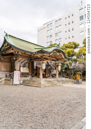 Zama Shrine (Ikasuri Shrine) Zama-san (Zama Shrine) Birthplace of the Watanabe family. God of protection of the home and safe travels. Worship hall 124504723