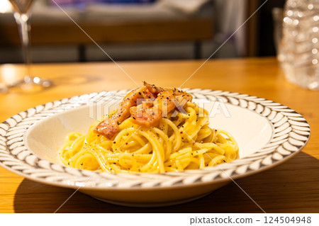 卡博納拉 124504948