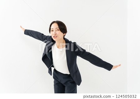 女人商務飛行 124505032