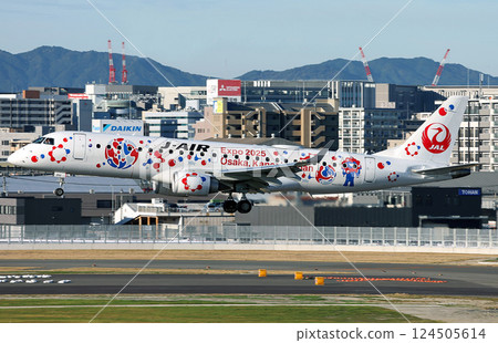 巴西航空工業公司 ERJ-175-100STD 福岡機場進場 124505614