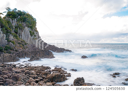 Winter scenery on the Echizen coast Winter scenery on the Echizen coast 124505630