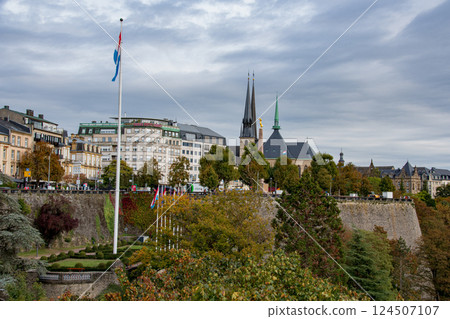 Luxembourg's World Heritage cityscape and beautiful scenery 124507107