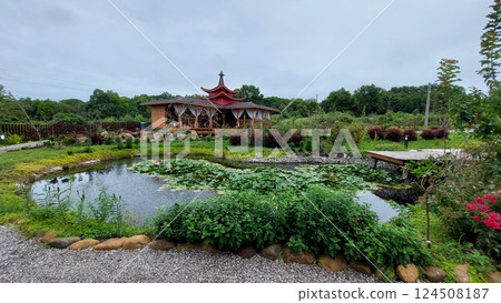 Chinese Traditional Gardens and Ancient Buildings, East Asia Travel. 124508187