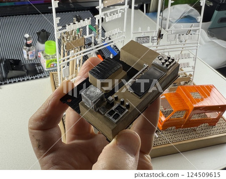 Making a plastic model of a mobile sales vehicle 124509615