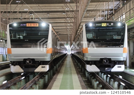 JR East E233 series 0 series (local trains, local trains, Hino) JR East E233 series 0 series (local trains, local trains, Hino) 124510546