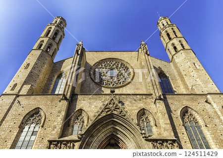 Facade of Santa Maria del Mar church, Barcelona, Catalonia, Spain 124511429