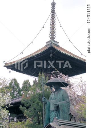 The pagoda and statue of Kobo Daishi at the 19th temple of the Shikoku Pilgrimage, Tatsue-ji Temple The pagoda and statue of Kobo Daishi at the 19th temple of the Shikoku Pilgrimage, Tatsue-ji Temple 124511855