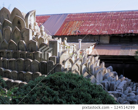 廣島縣尾道市光明寺的古老石佛像 廣島縣尾道市光明寺的古老石佛像 124514299