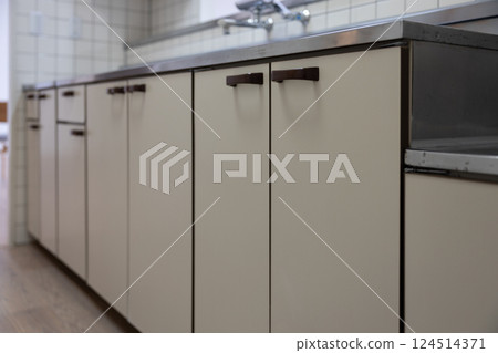 入住前的出租公寓廚房 入住前的出租公寓廚房 124514371
