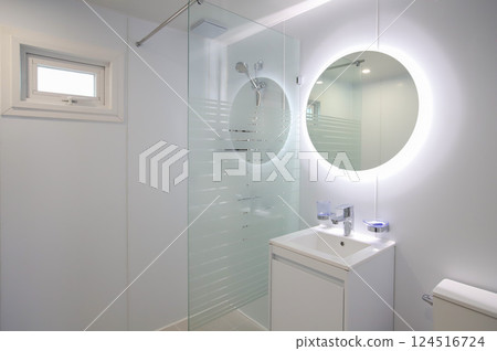 clean and modern bathroom interior clean and modern bathroom interior 124516724