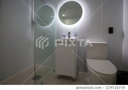 clean and modern bathroom interior clean and modern bathroom interior 124516739