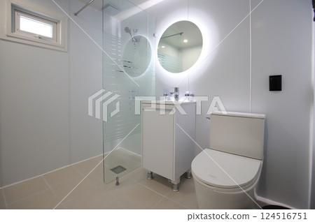 clean and modern bathroom interior 124516751