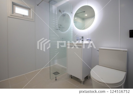 clean and modern bathroom interior clean and modern bathroom interior 124516752