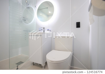 clean and modern bathroom interior clean and modern bathroom interior 124516774