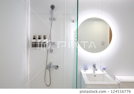 clean and modern bathroom interior clean and modern bathroom interior 124516776