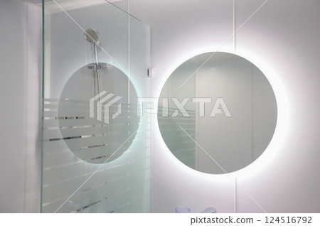 clean and modern bathroom interior 124516792
