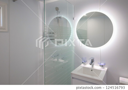 clean and modern bathroom interior clean and modern bathroom interior 124516793