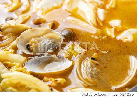 Soondubu jjigae 風格湯。 Soondubu jjigae 風格湯。 124524250