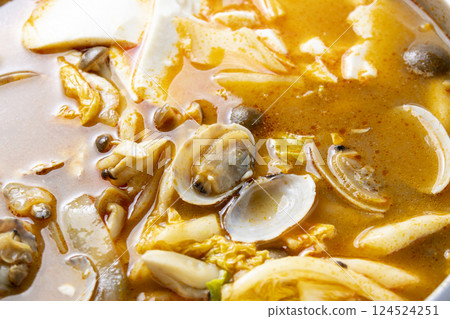 Soondubu jjigae 風格湯。 124524251