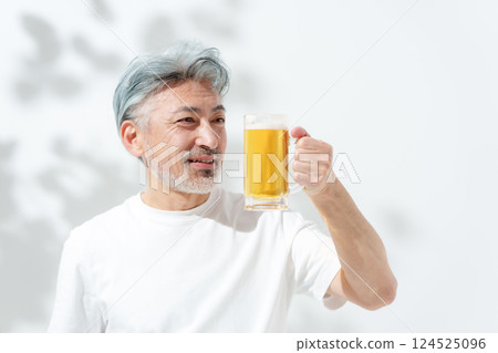 男士啤酒 124525096