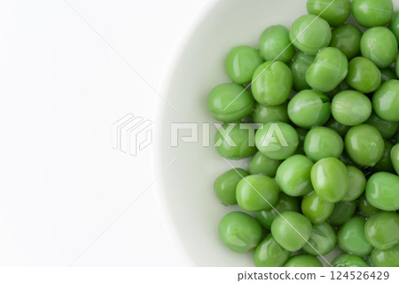 煮熟的青豆的特寫 124526429