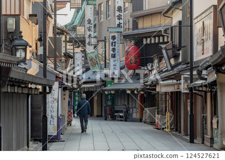 初春的柴又帝釋天 124527621