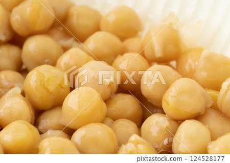 Close-up of boiled chickpeas 124528177