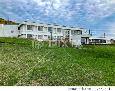 由 Yoshiya Tagami 設計的 Muroran 青年旅舍 由 Yoshiya Tagami 設計的 Muroran 青年旅舍 124528210